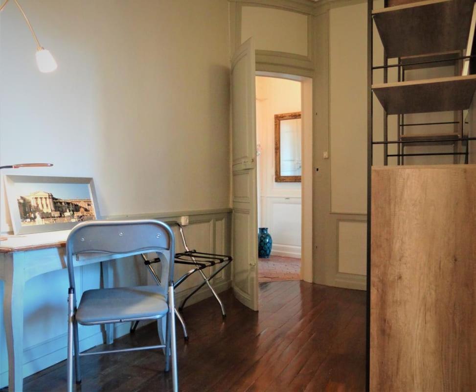 Appartement Le Cardinal quartier historique pour quatre personnes à Chartres Extérieur photo