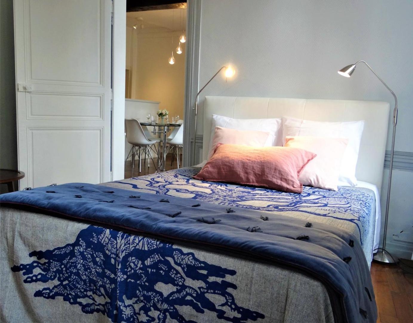Appartement Le Cardinal quartier historique pour quatre personnes à Chartres Extérieur photo