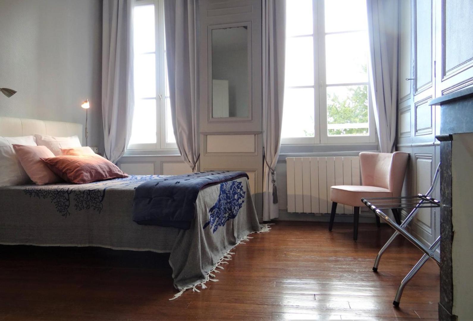 Appartement Le Cardinal quartier historique pour quatre personnes à Chartres Extérieur photo